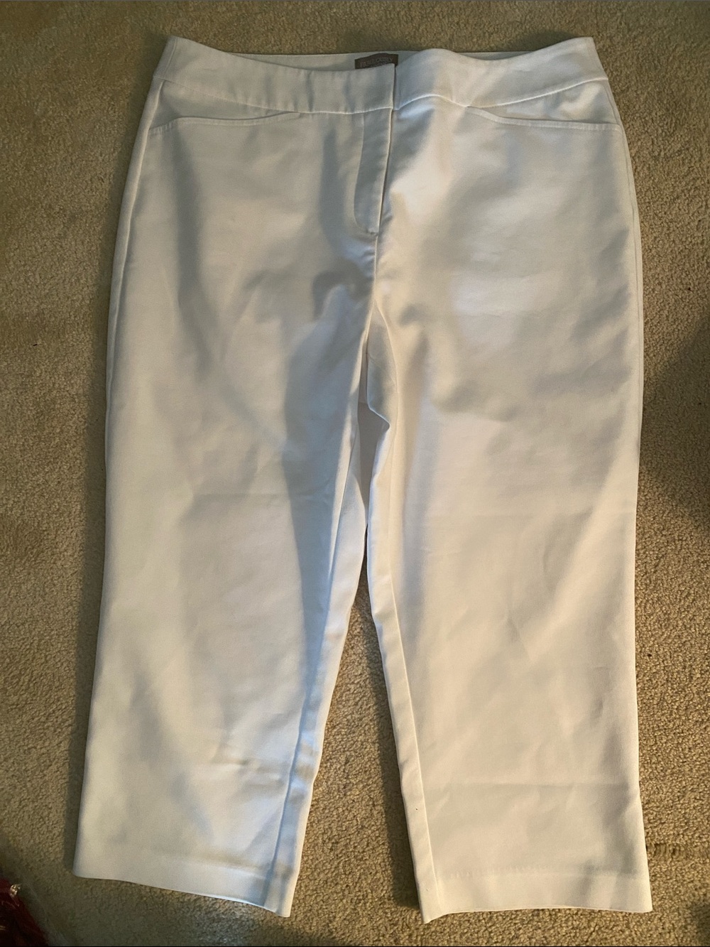 Chicos fabulously slimming white capris size Chicos -2